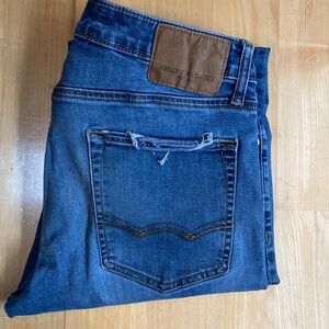 AMERICAN EAGLE | vintage wash jeans